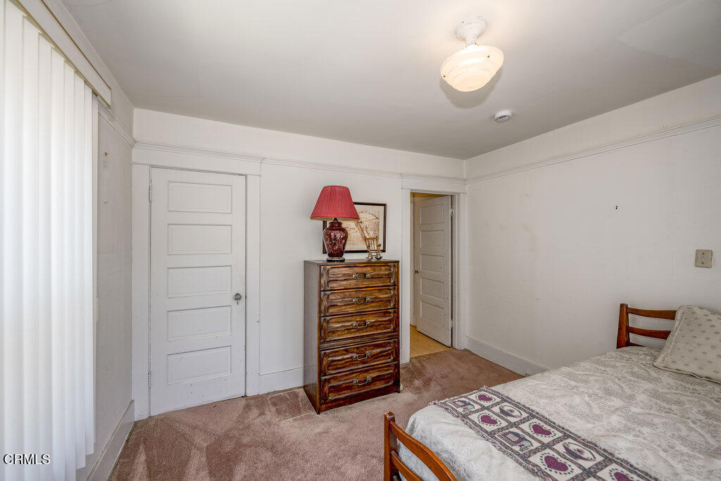 1139 N Heliotrope Drive