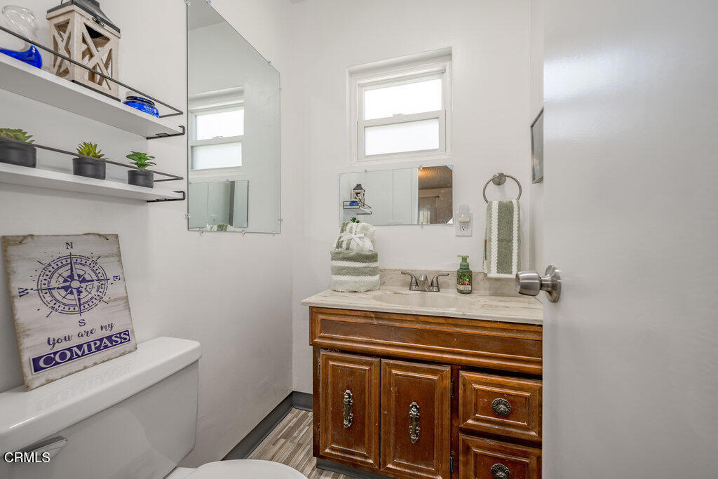 1139 N Heliotrope Drive