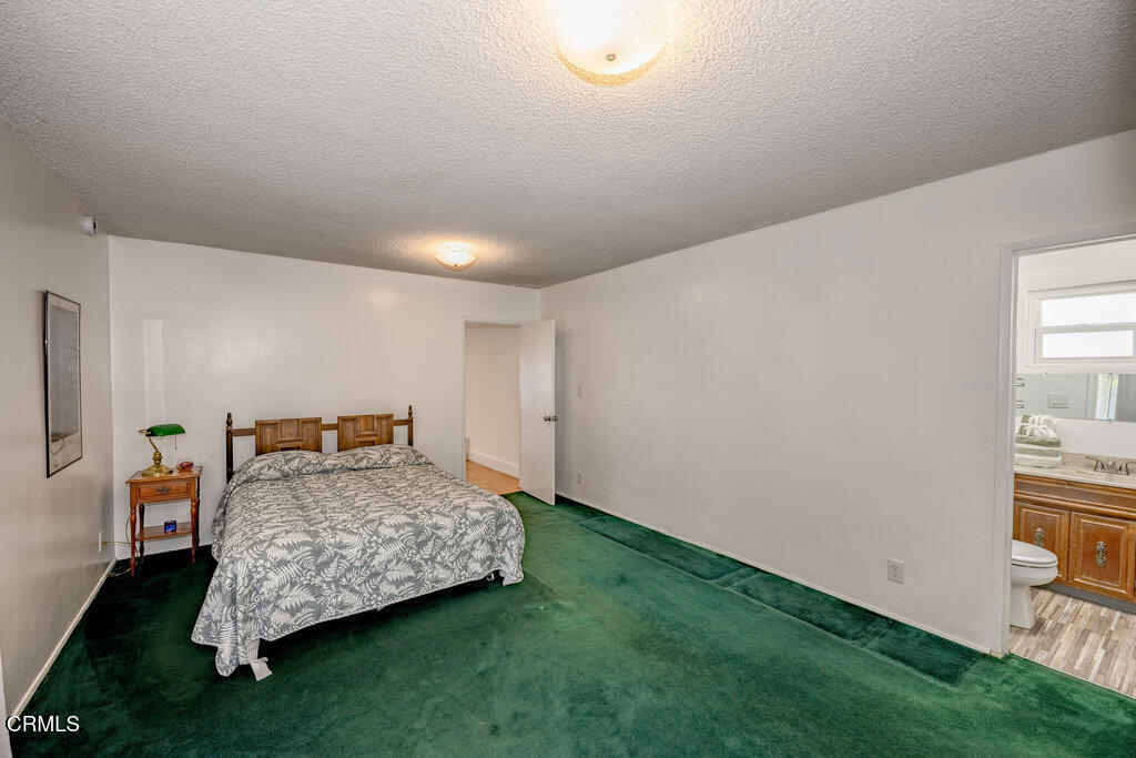 1139 N Heliotrope Drive