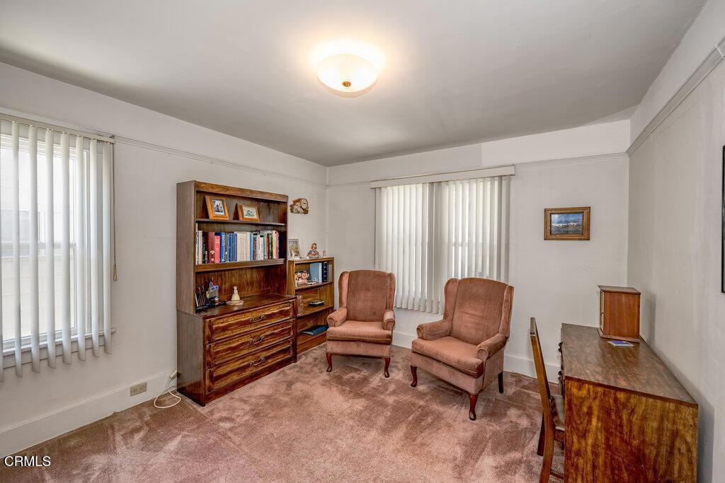 1139 N Heliotrope Drive