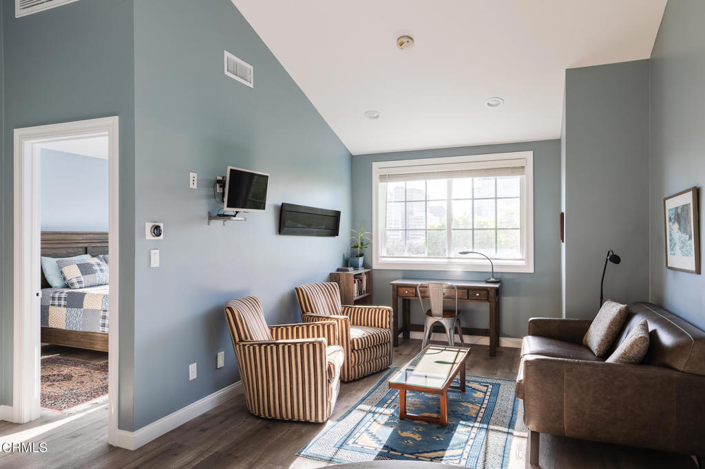 10785 Weyburn Avenue