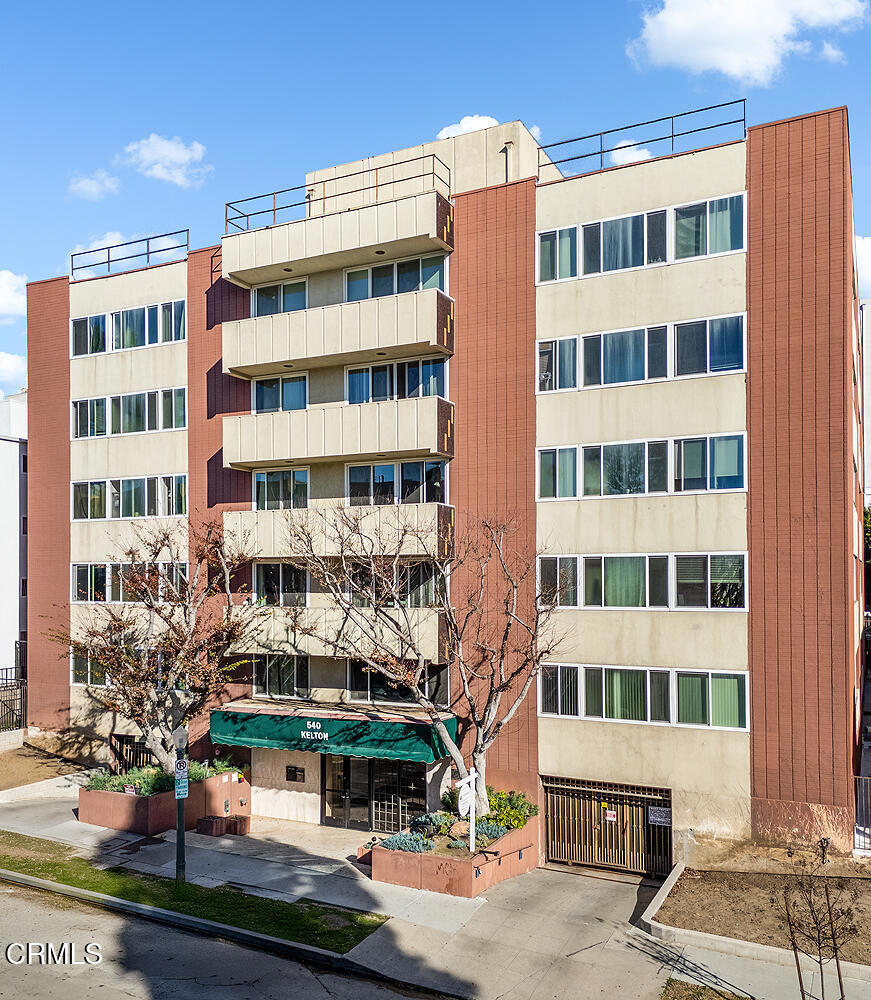 540 Kelton Avenue 201