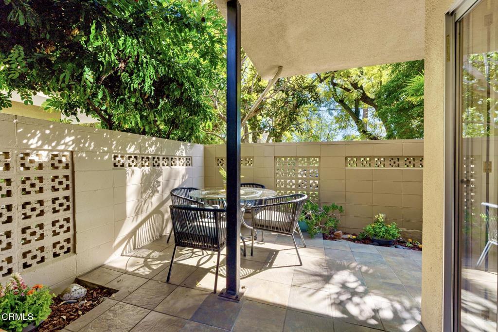 1255 S Orange Grove Boulevard 1