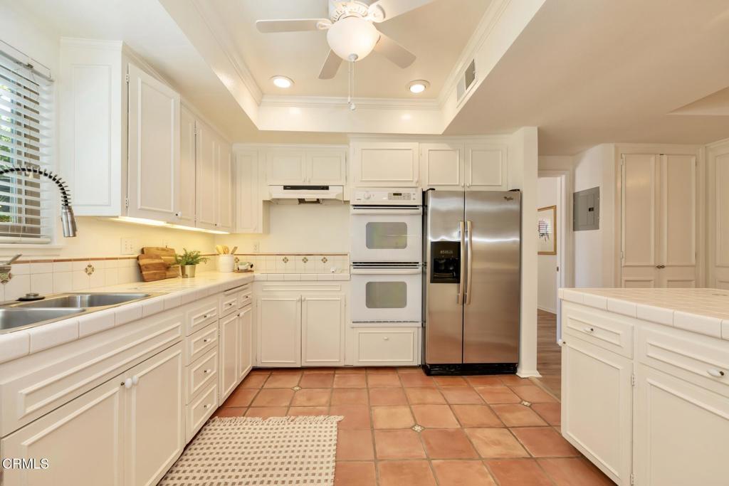 1255 S Orange Grove Boulevard 1