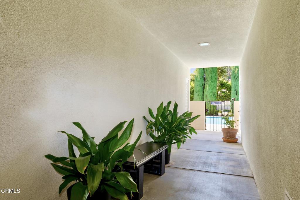 1255 S Orange Grove Boulevard 1