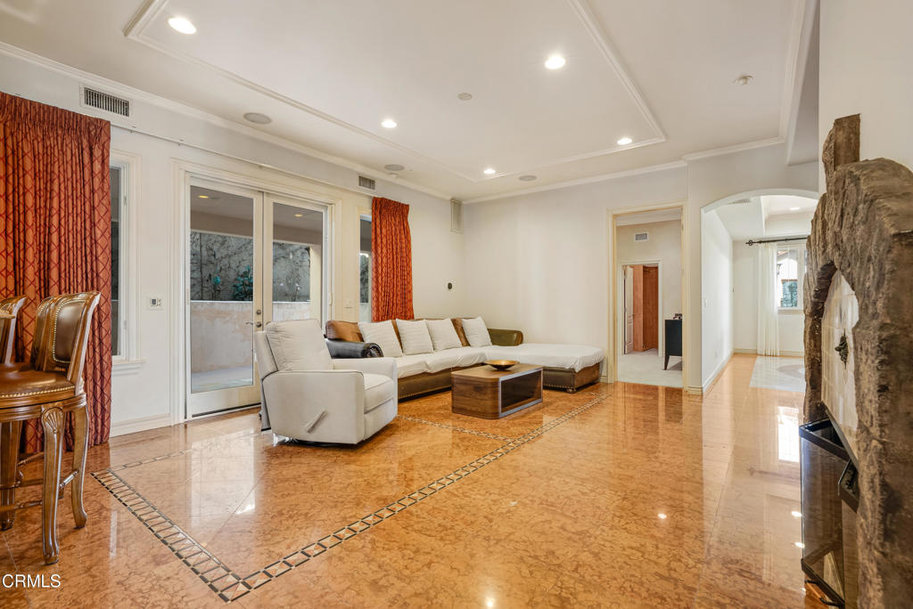 868 Braewood Court