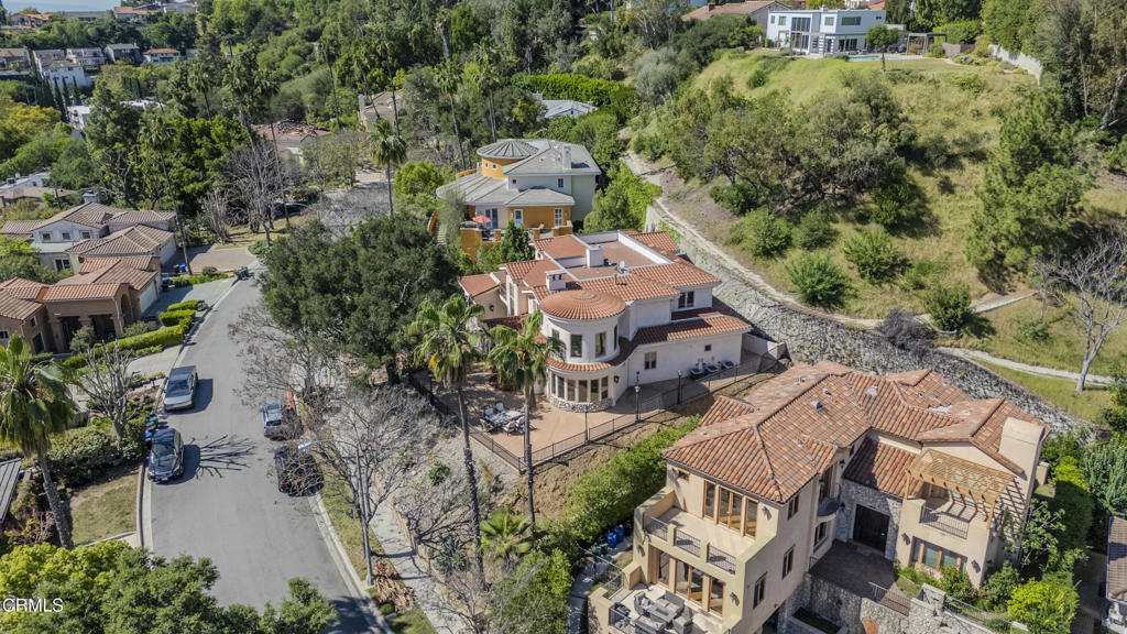 868 Braewood Court