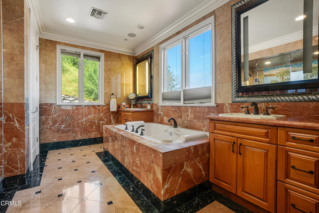 868 Braewood Court