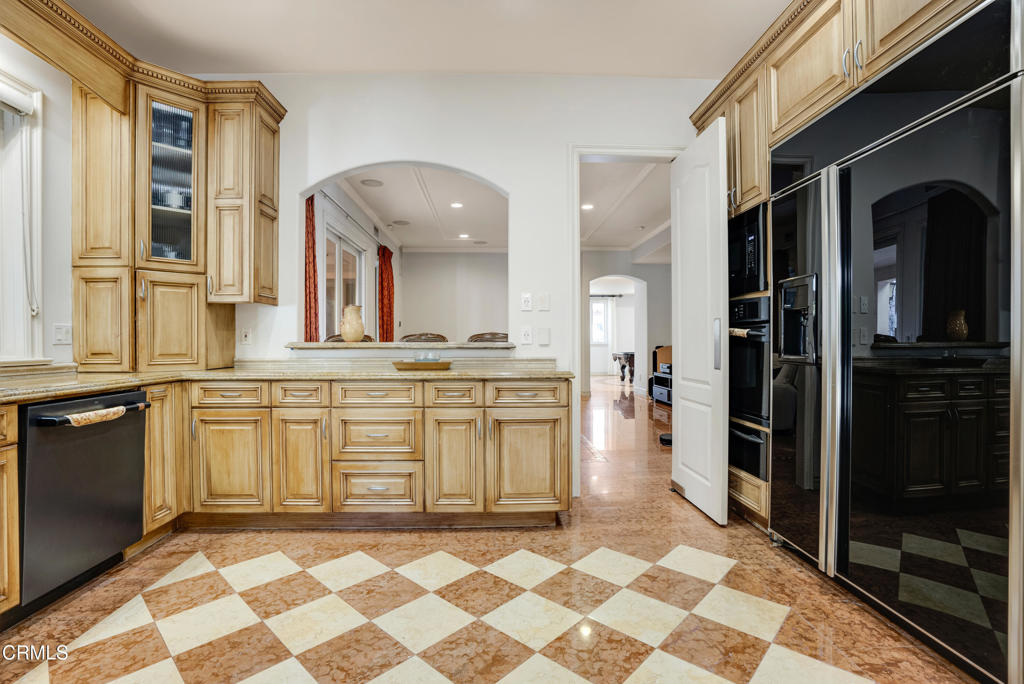 868 Braewood Court