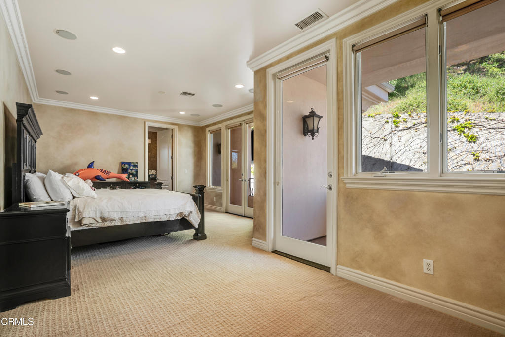 868 Braewood Court