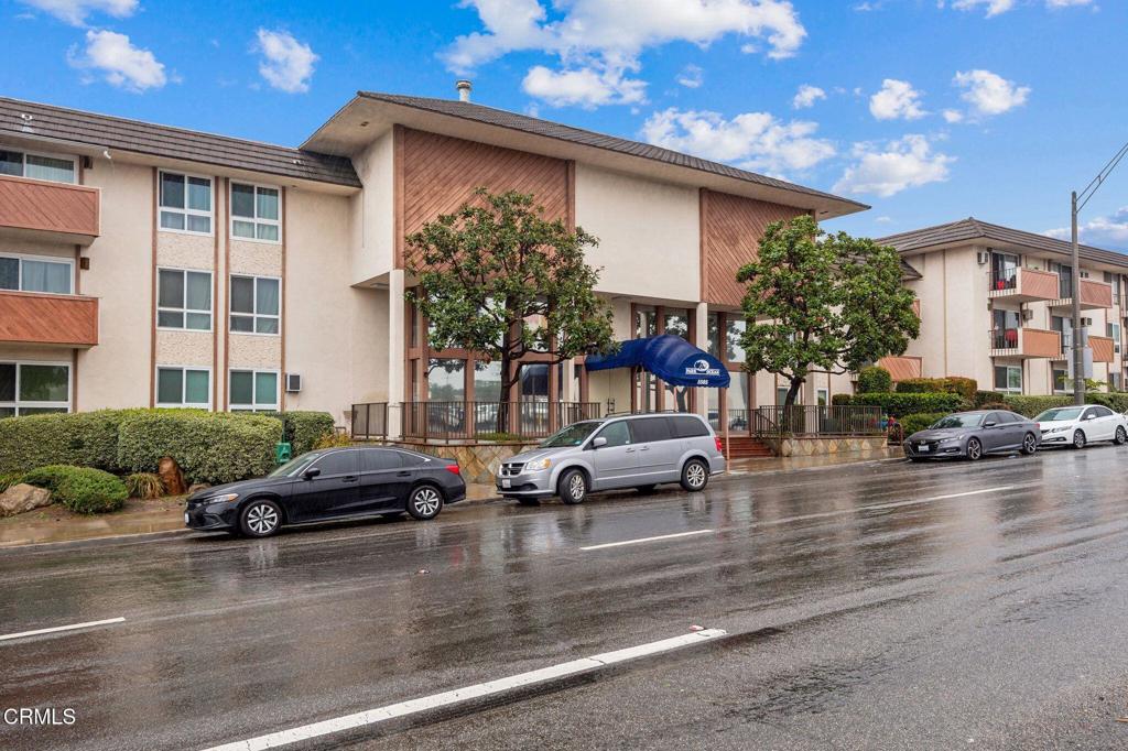 5585 E Pacific Coast Highway 132