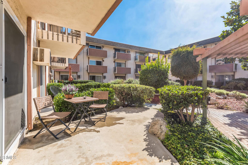 5585 E Pacific Coast Highway 132