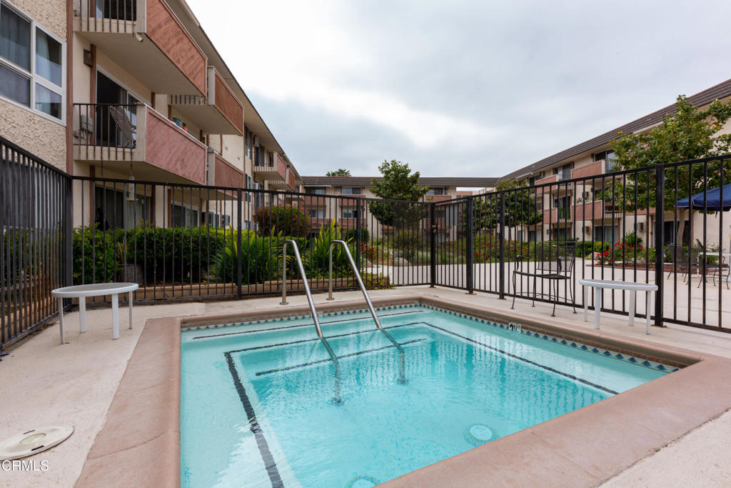 5585 E Pacific Coast Highway 132
