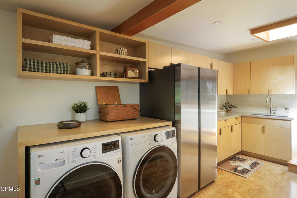 4092 Glenalbyn Drive