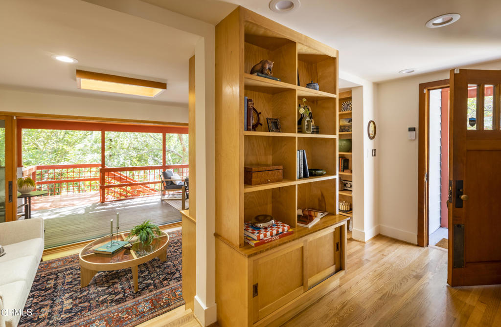 4092 Glenalbyn Drive