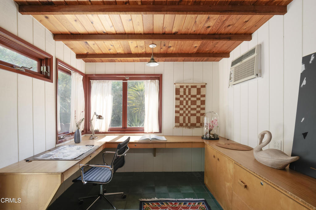 4092 Glenalbyn Drive