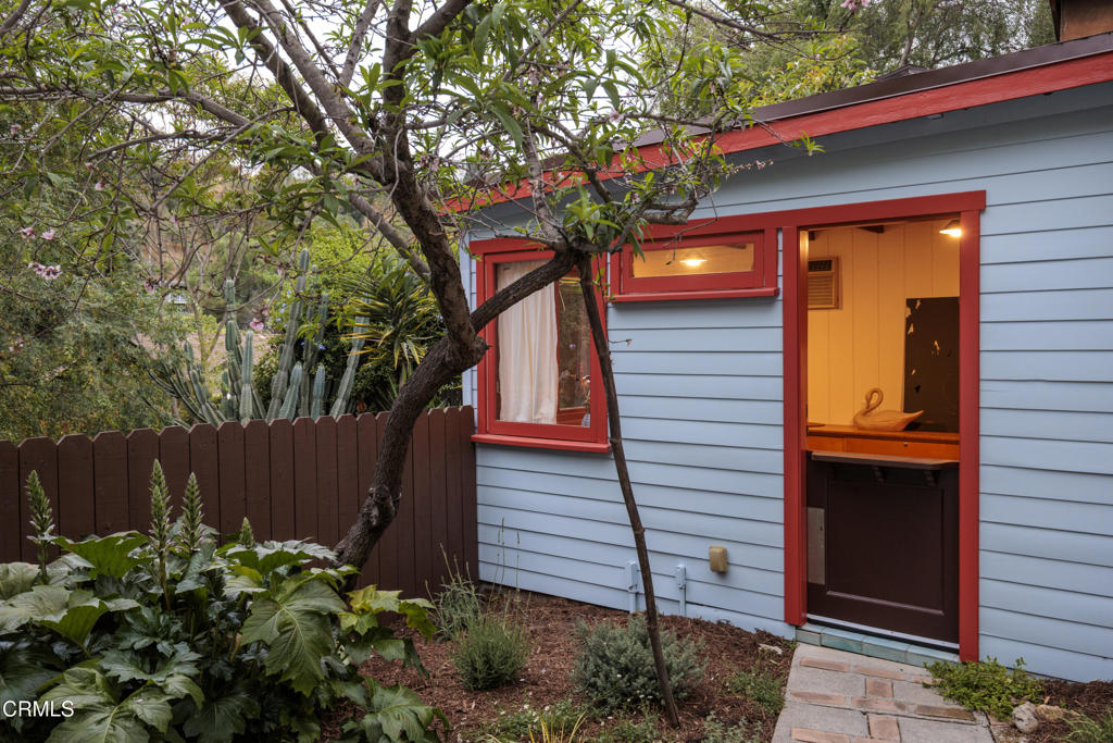 4092 Glenalbyn Drive