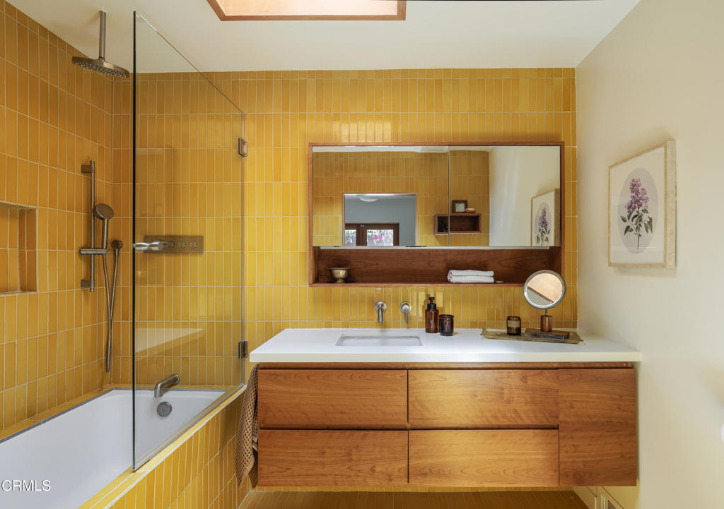 4092 Glenalbyn Drive