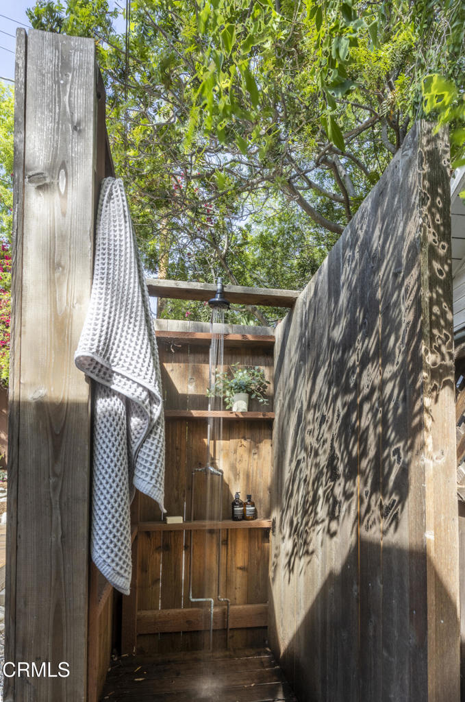 4092 Glenalbyn Drive