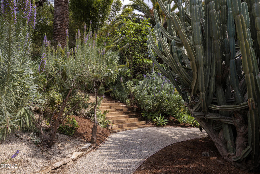 4092 Glenalbyn Drive