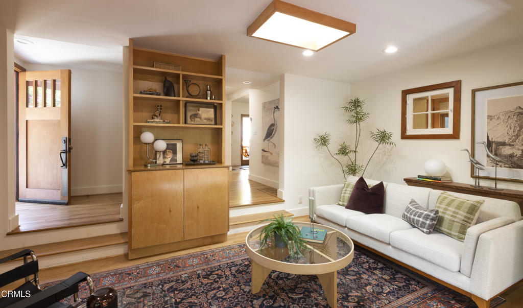 4092 Glenalbyn Drive