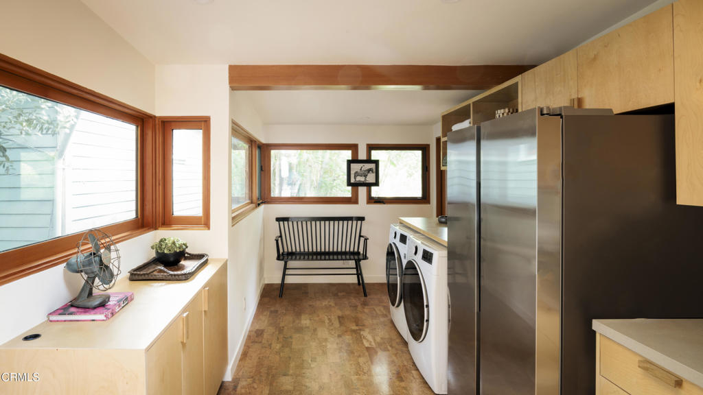 4092 Glenalbyn Drive