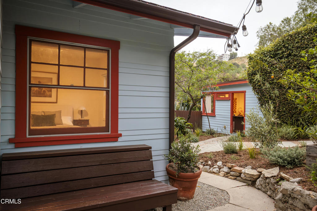 4092 Glenalbyn Drive