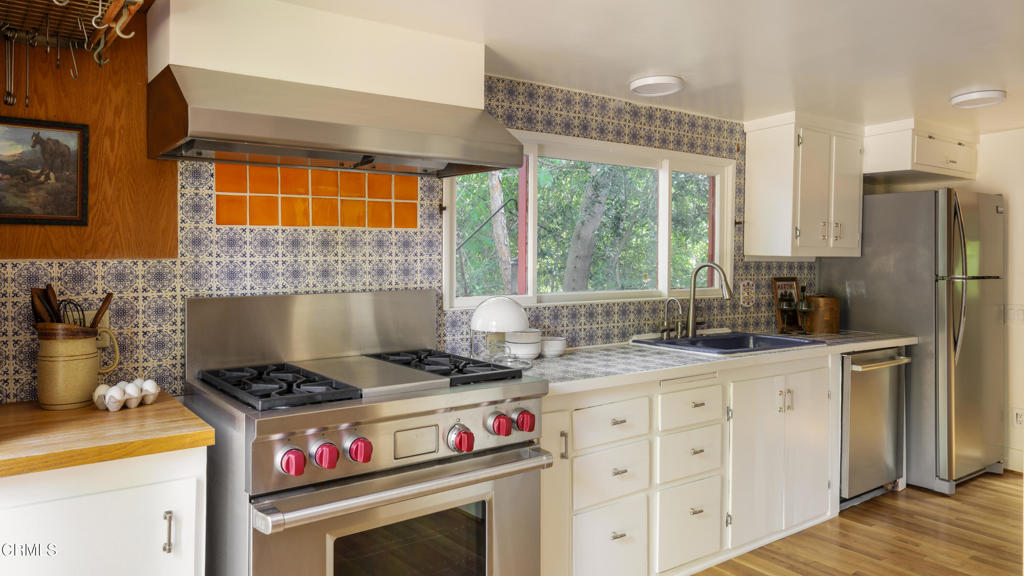 4092 Glenalbyn Drive