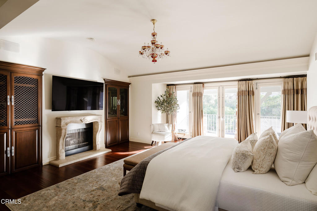 860 Flintridge Avenue