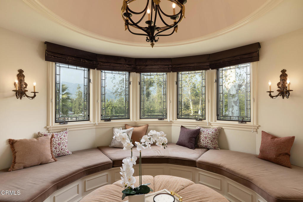 860 Flintridge Avenue