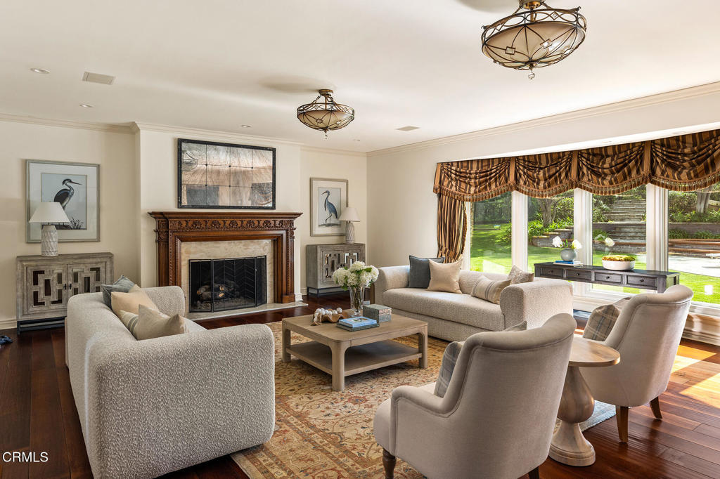 860 Flintridge Avenue