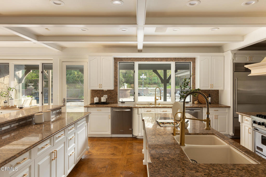 860 Flintridge Avenue