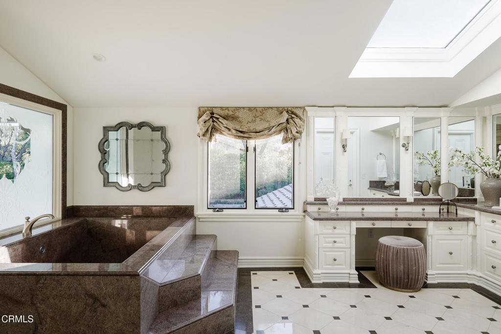 860 Flintridge Avenue