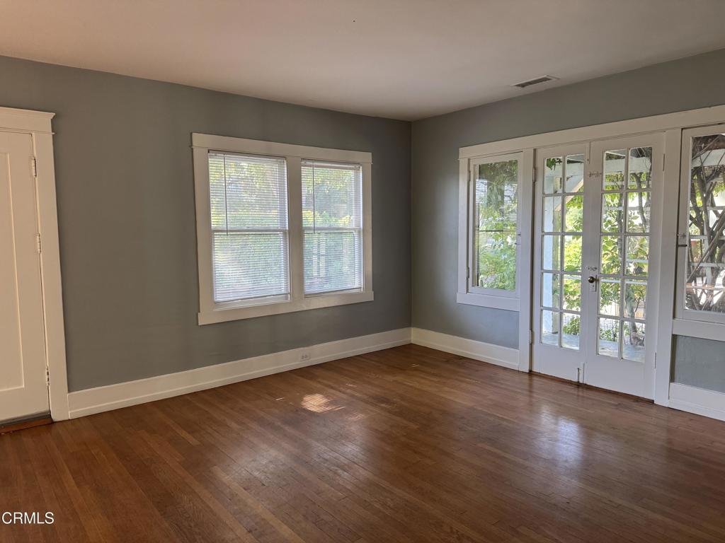742 N Mentor Avenue