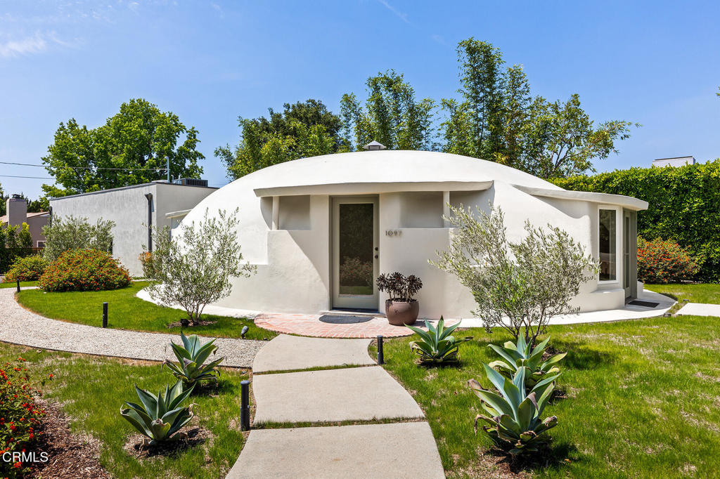 1097 S Los Robles Avenue