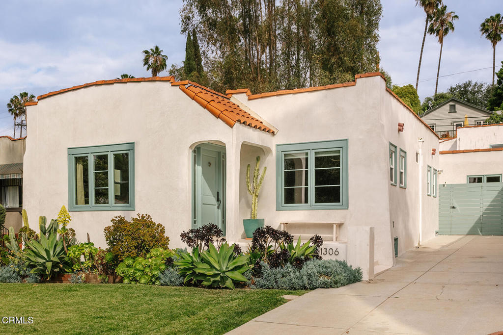 1306 N Coronado Street