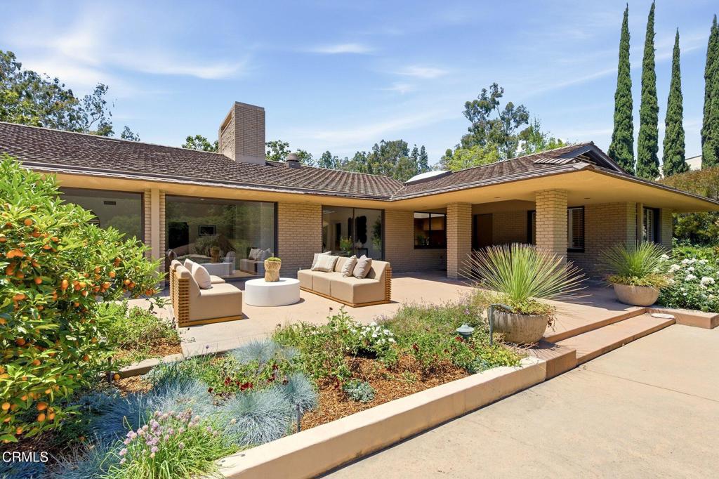 1046 Oak Grove Place