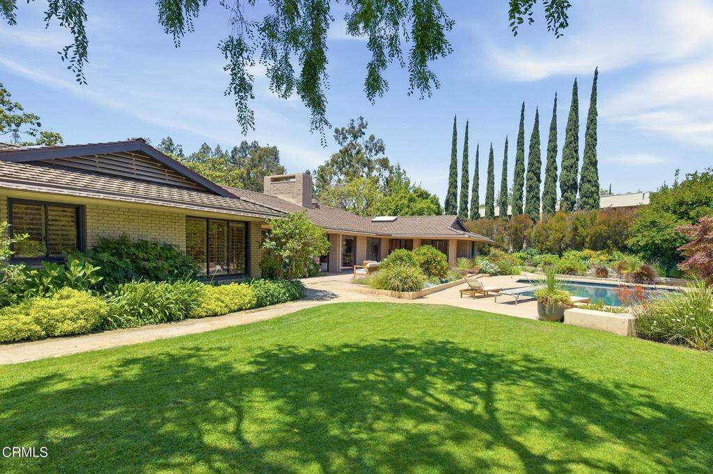 1046 Oak Grove Place