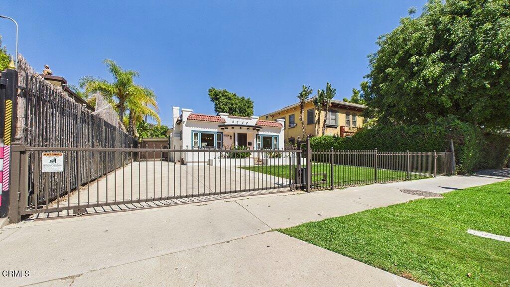 1232 N El Centro Avenue