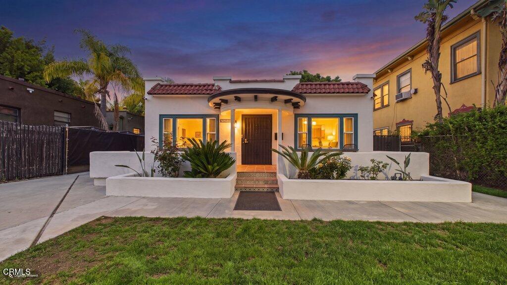 1232 N El Centro Avenue