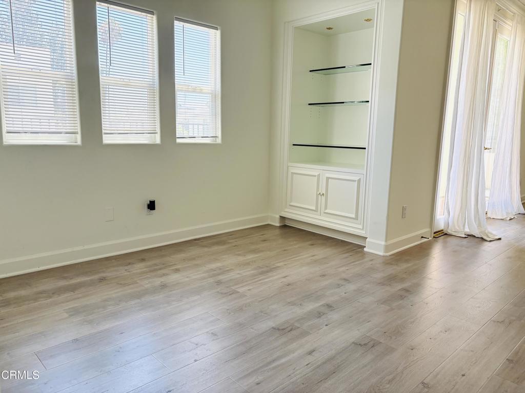216 S Madison Avenue 105