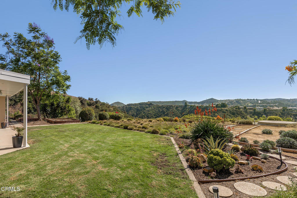2075 Linda Flora Drive