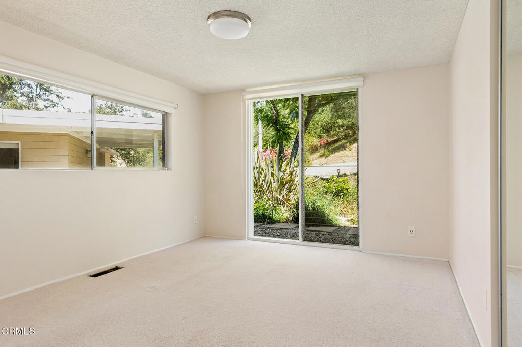 2075 Linda Flora Drive
