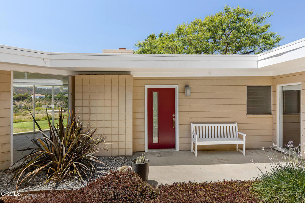 2075 Linda Flora Drive