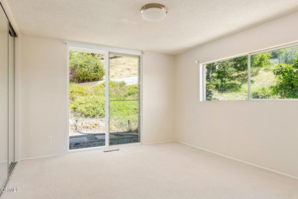 2075 Linda Flora Drive