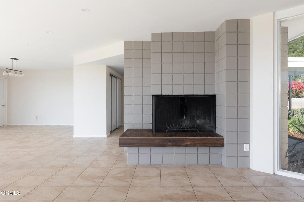 2075 Linda Flora Drive