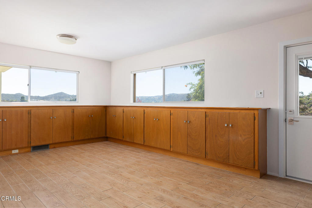2075 Linda Flora Drive