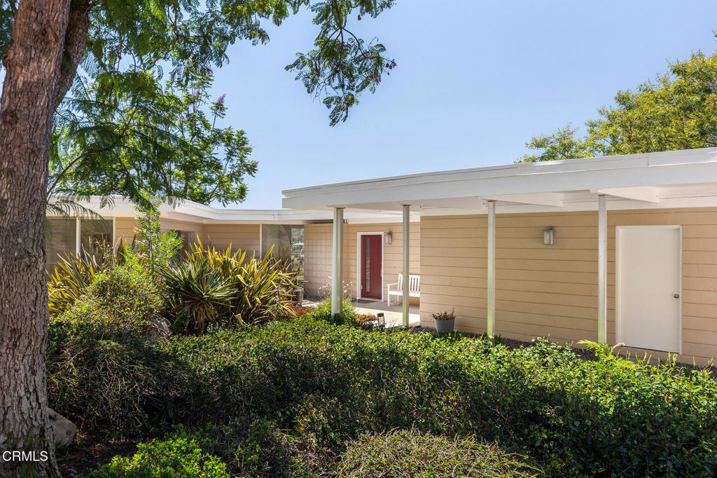 2075 Linda Flora Drive