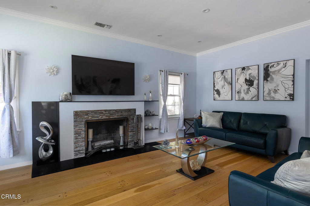 3047 Hermosa Avenue