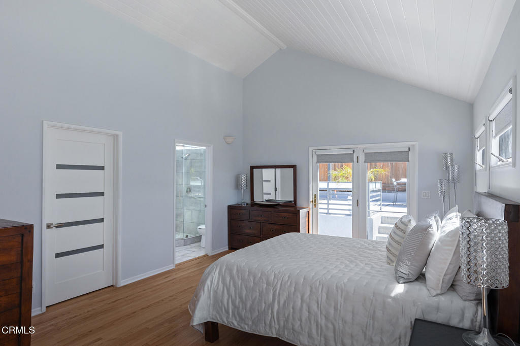 3047 Hermosa Avenue